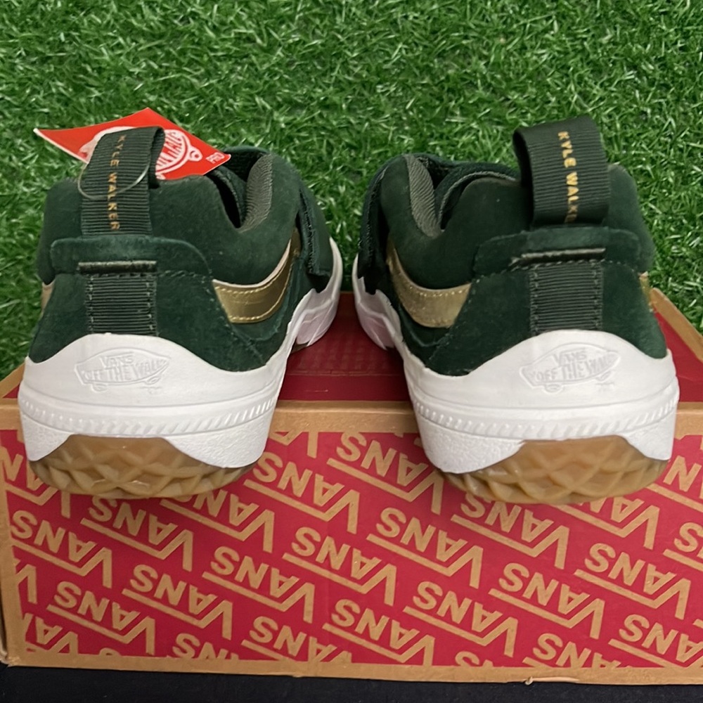 Vans Kyle Pro 2
(Shake Junt) Forest/Gold
VNOA4UW30WC
WMNS sneakers - Picture 14 of 16